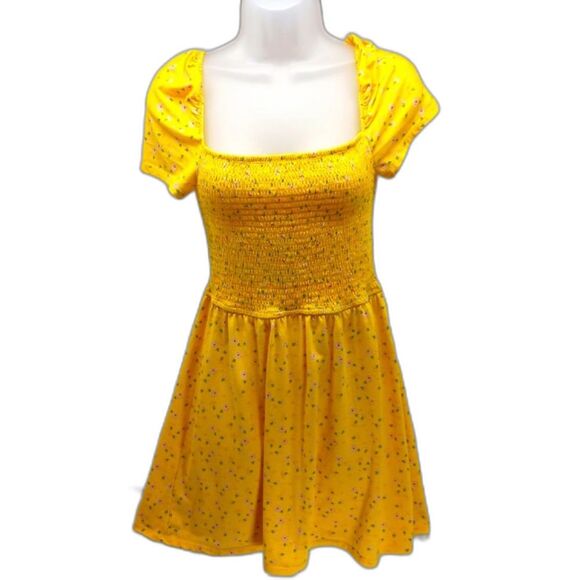 Trixxi Fit & Flare Floral Smocked Mini Midi Capped Sleeves Yellow Women's Large - Picture 1 of 9